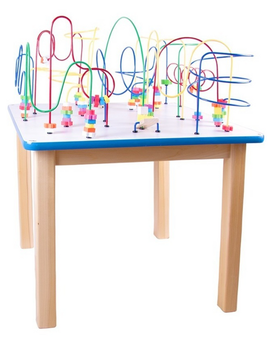 Mesa con laberinto de alambres